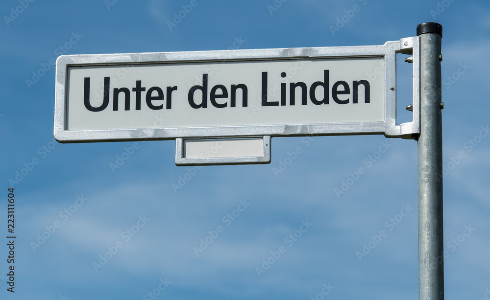 Naklejka premium Straßenschild Unter den Linden