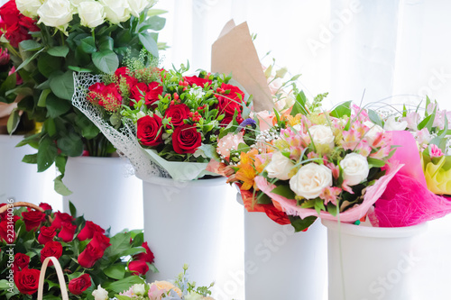 Different flower bouquets for sale in florist shop © Alinsa