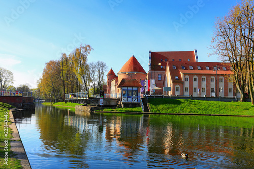 Fototapeta Naklejka Na Ścianę i Meble -  kanał Łuczański w Giżycku, zamek krzyżacki