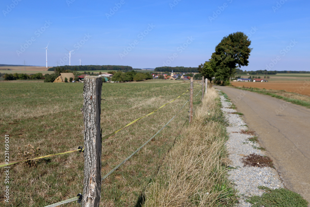 fence post / landscape 