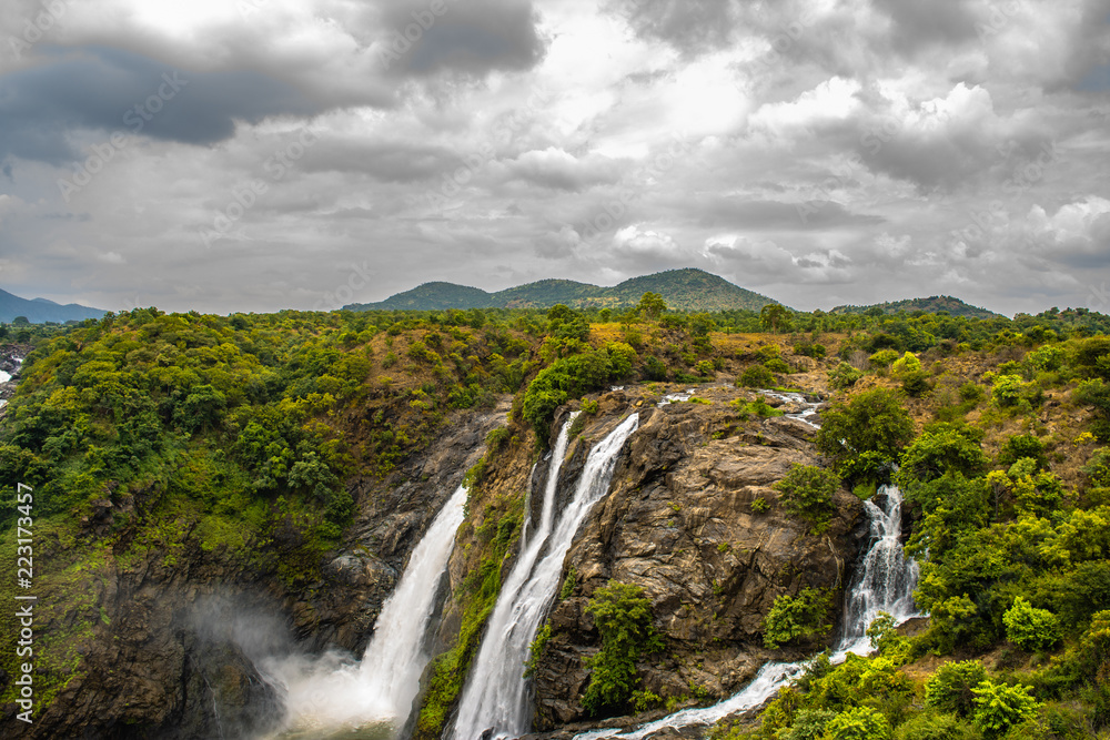 Fototapeta premium Shivanasamudra Falls in India