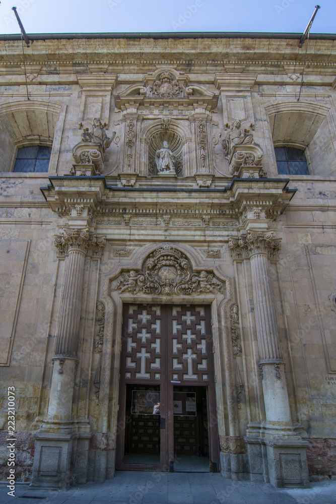Fachada de la Capilla del Convento de  San Francisco el Real de  Salamanca, España