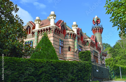 


Villa Quijano (el capricho) de Antoni Gaudí, en Comillas Cantabria España

 photo