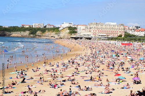 Voller Strand in Biarritz