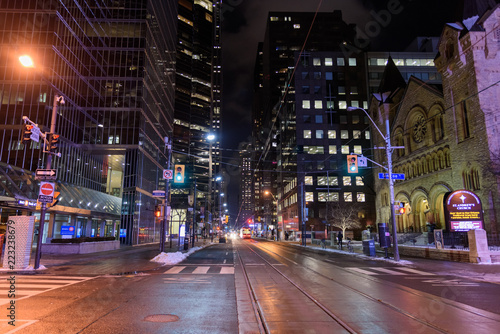 Canvas Print Night view of the street of Toronto