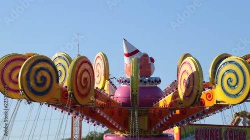 Carneval ride clown head center spin