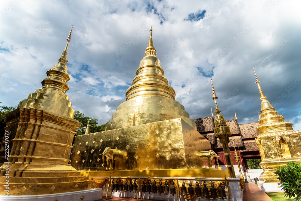 Naklejka premium Beautiful golden elephant statue