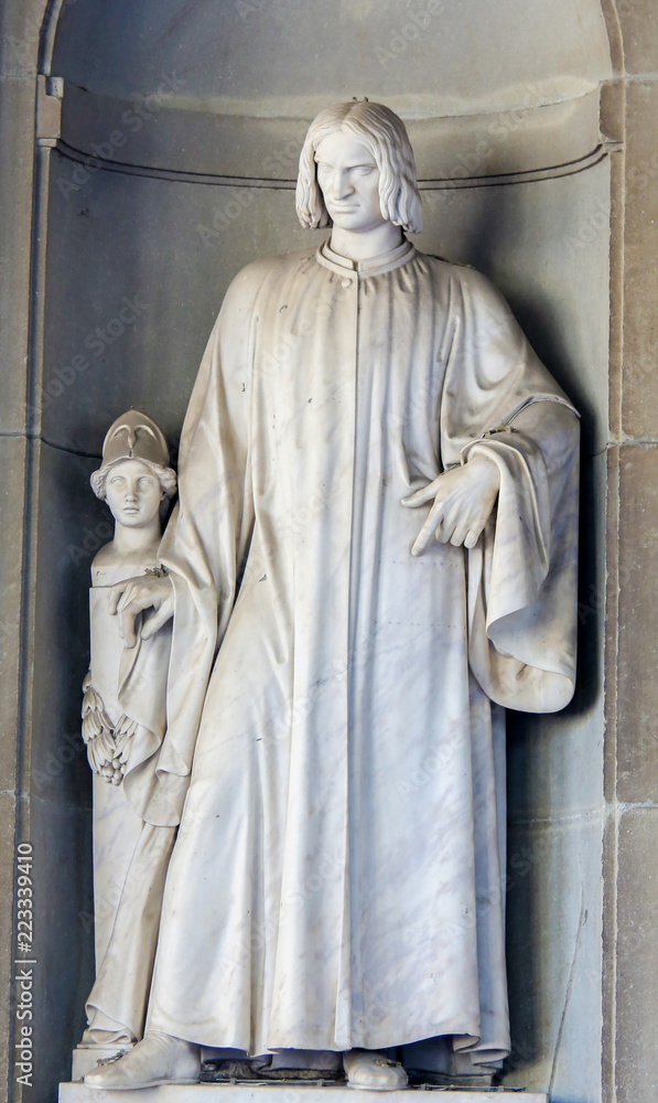 Statue of Lorenzo de Medici in Florence