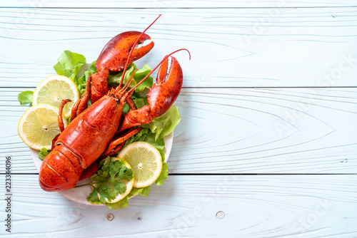 Quadro su tela boiled lobster with vegetable and lemon