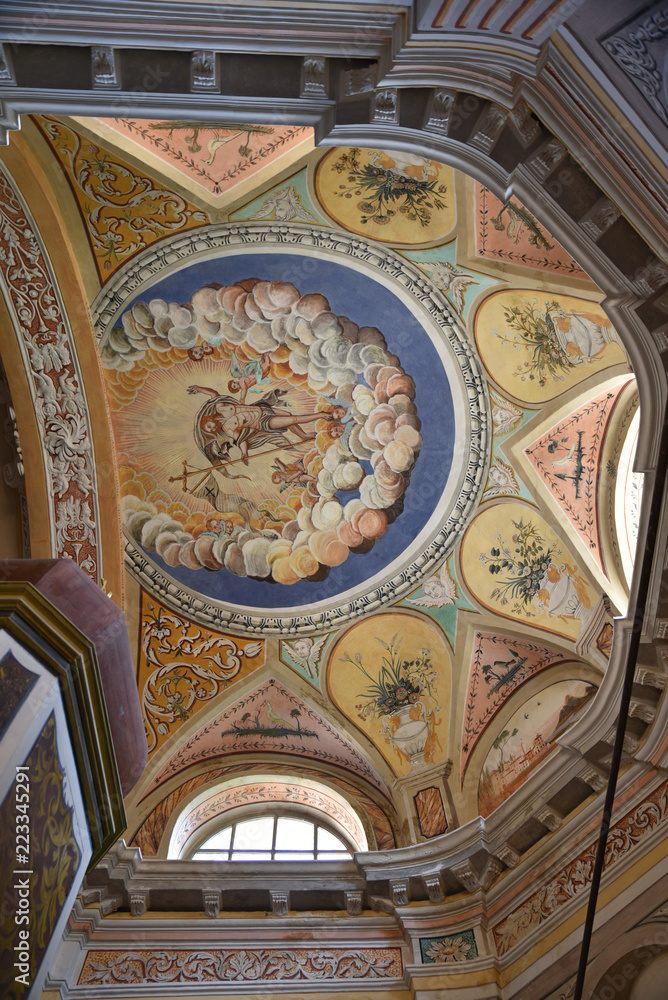 Voûte baroque de l'église de l'Immaculée Conception à Carpineto, Corse