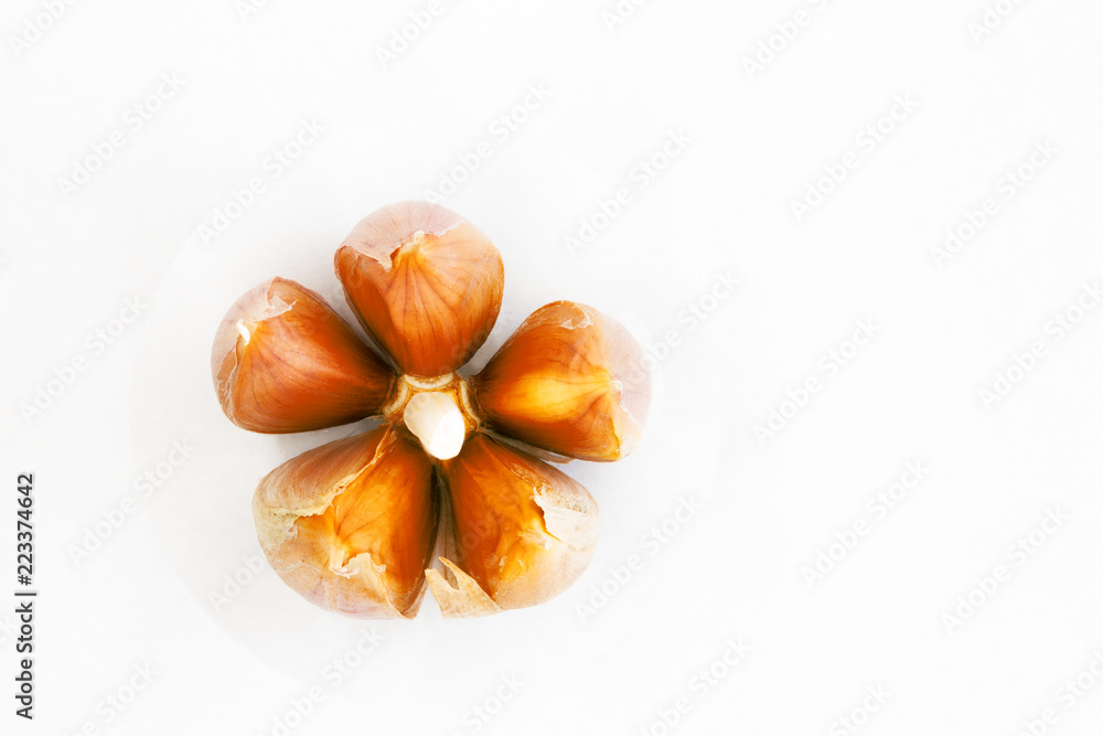 garlic in a disassembled state // interesting form and unusual taste garlic in a disassembled state // interesting form and unusual taste