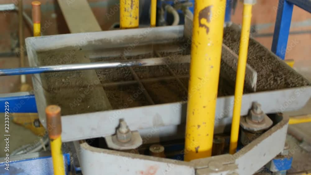 Video „Manufacturing process of interlocking concrete tiles for road
