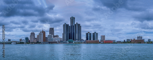 Building of General Motors near river Detroit © Benjamin Gelman
