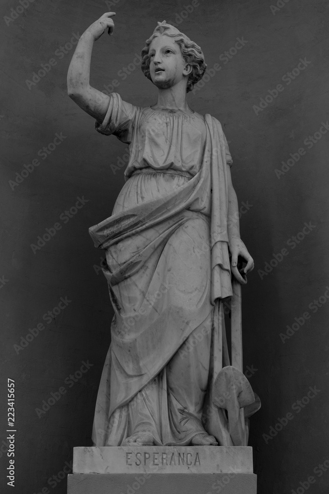 statue statue