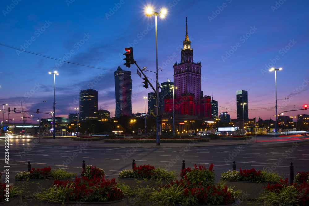 Obraz premium Warsaw, Poland - Evening panoramic view of city center with Culture and Science Palace and downtown skyscraper