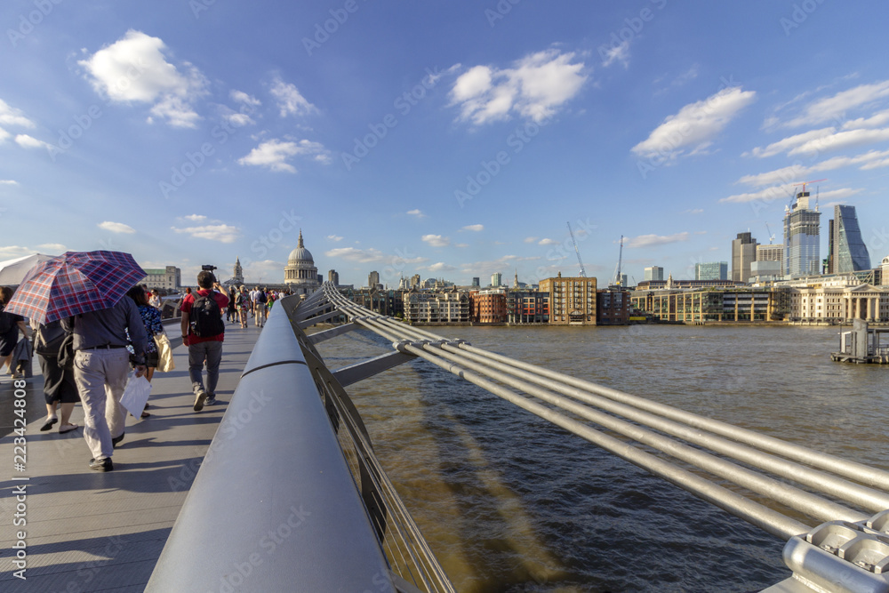 Millenium Bridge, whit St Paul's Cathedral in the background, London, United kingdom.