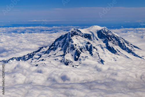 Snow and cloud covered Mount Rainier  © Pritha_EasyArts