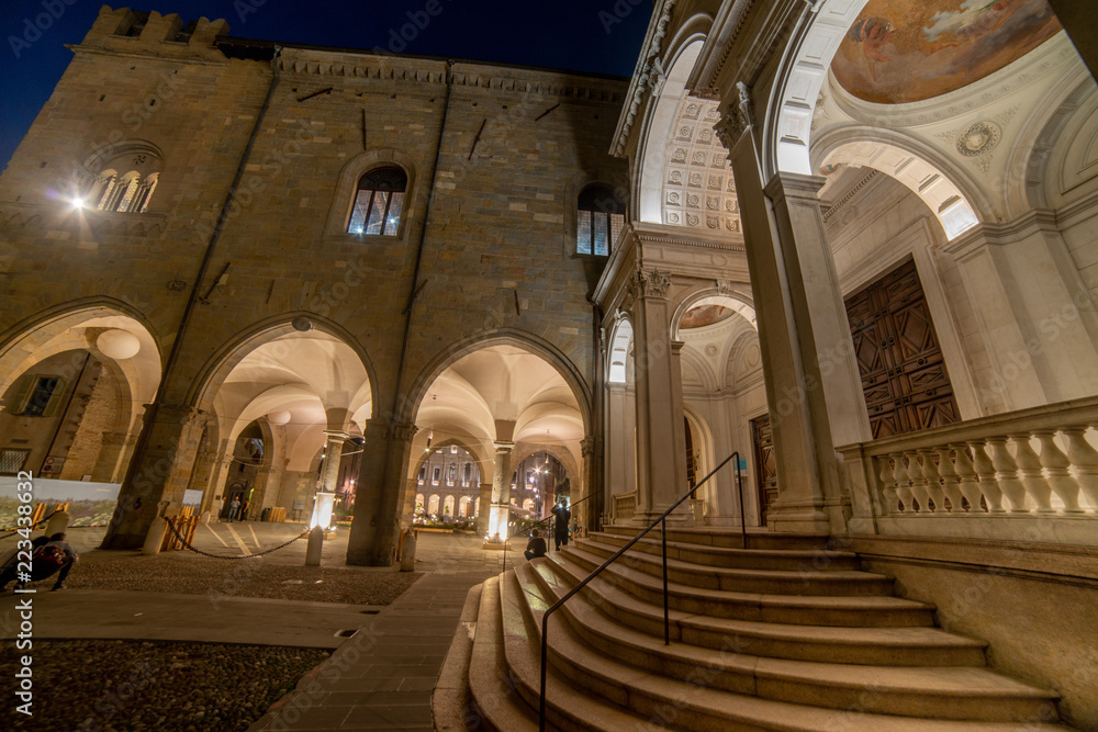 Fototapeta premium Bergamo old square at night