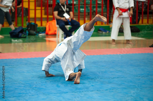 guy karate does kata at the championship