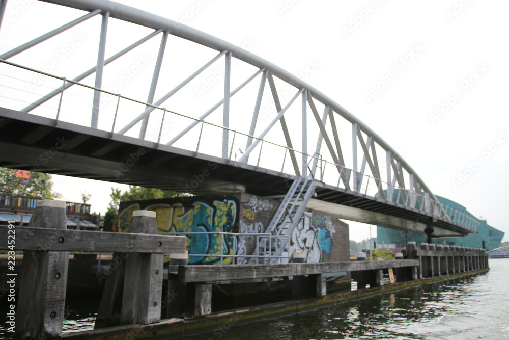 Obraz premium bridge over the river