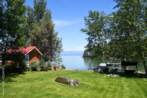 Canvas-taulu Lakeside Yard