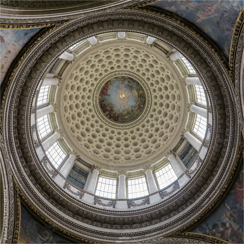 intérieur du Panthéon, monument de Paris à la gloire de personnages célèbres de la France