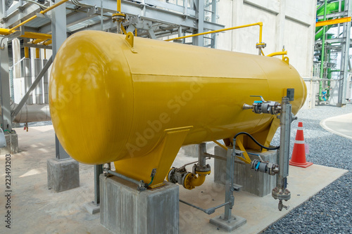 Slika na platnu Gas metering tank station and pipeline at power plant
