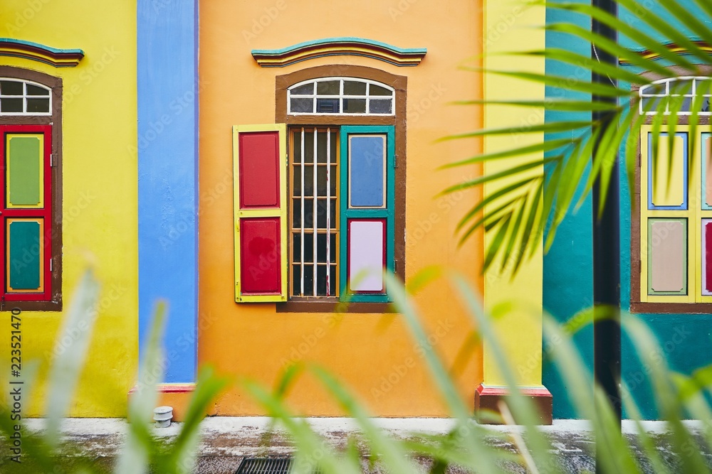 Fototapeta premium Kolorowe okno w Singapurze