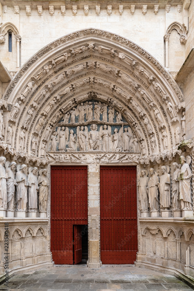 Door in St Andrew Cathedral in Bordeaux