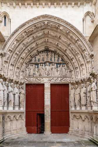 Door in St Andrew Cathedral in Bordeaux