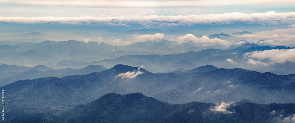 山脈と雲 山脈と雲