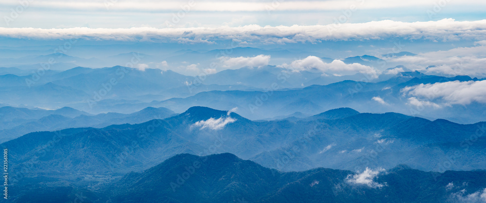 山脈と雲 山脈と雲