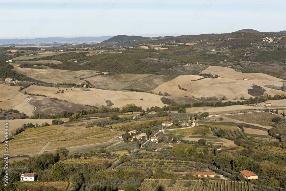 Fototapeta premium Paisaje de la Toscana desde Montepulciano, Italia.
