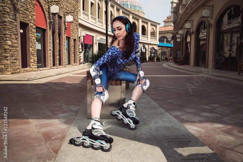 Photos young girl on a rollers