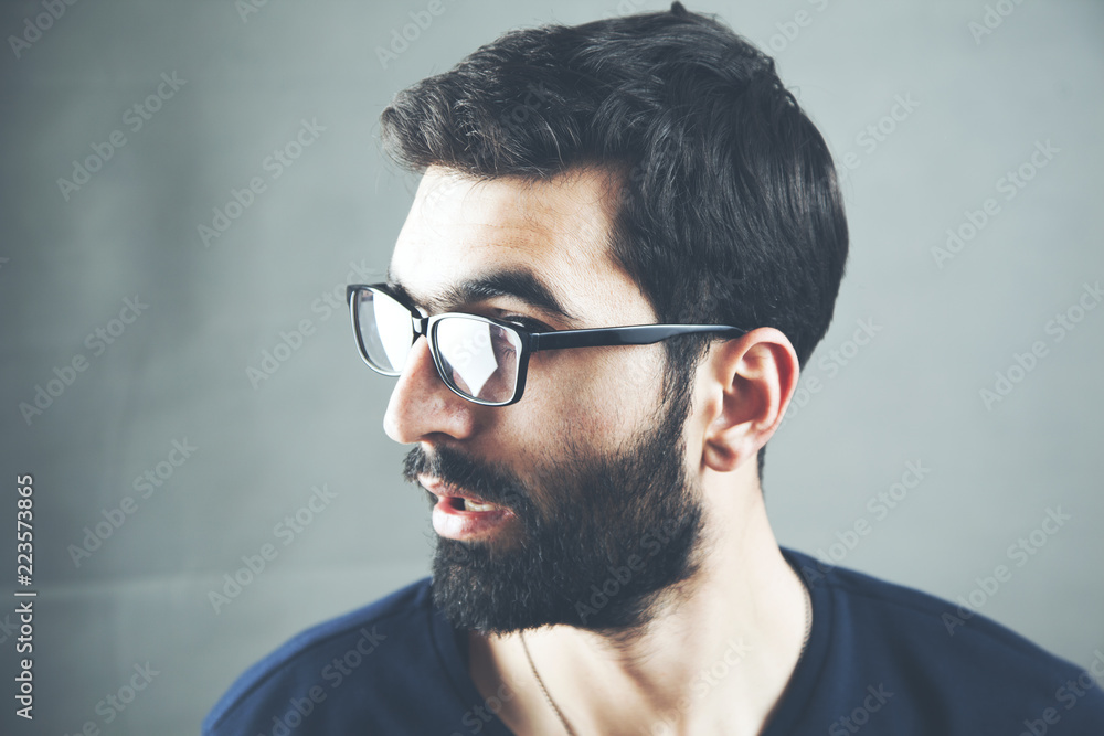 Fototapeta premium surprise man on dark background