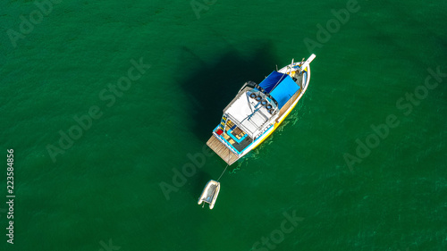 barco no mar © Art by Pixel