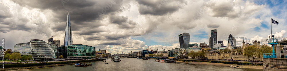 Fototapeta premium View from Tower Bridge