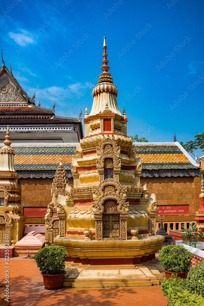 Fototapeta premium Wat Preah Prom Rath beautiful temple view in Siem Reap, Cambodia