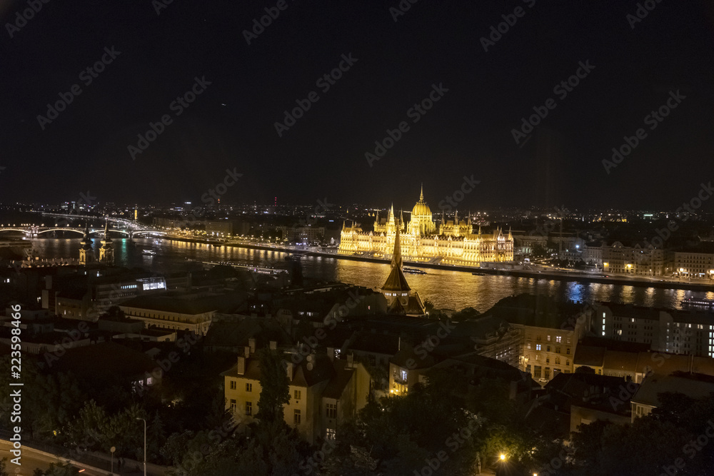 budapest by night