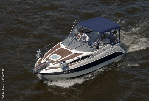 Powerboat2
