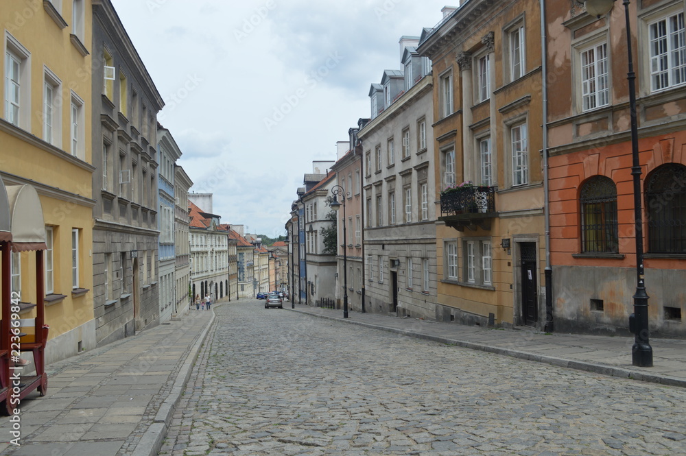 Street in Warszawa old town