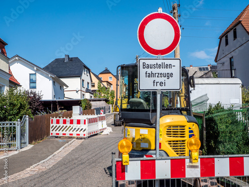 Durchfahrt Verboten Baustellenfahrzeuge frei photo