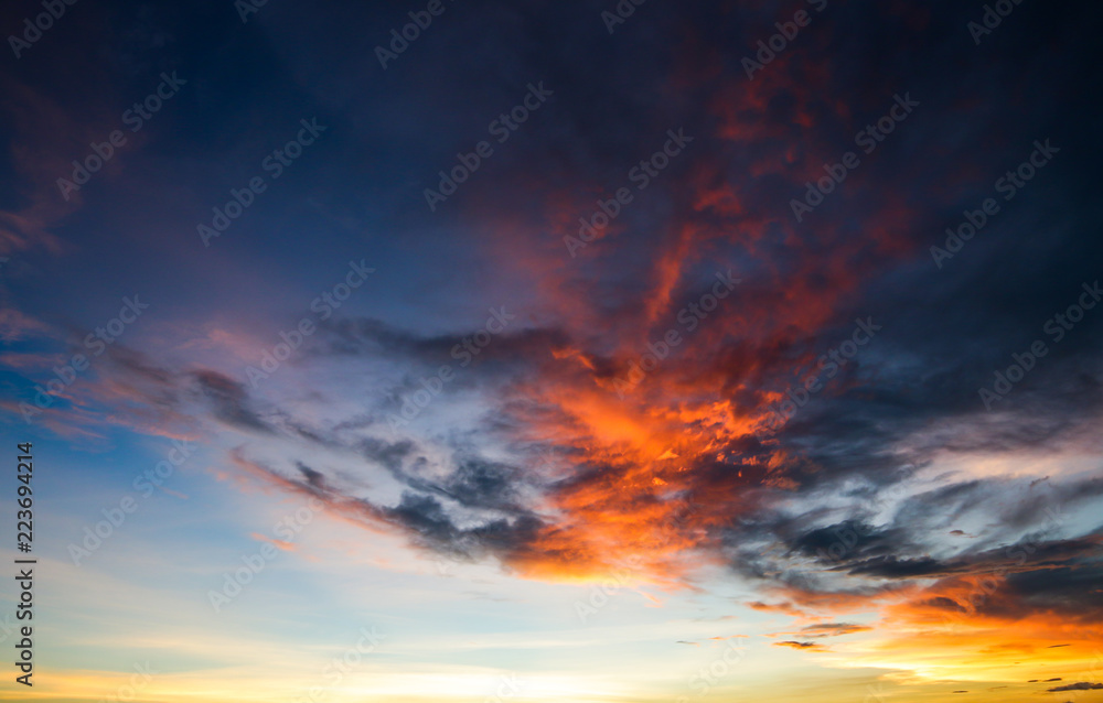 Fototapeta premium colorful dramatic sky with cloud at sunset..