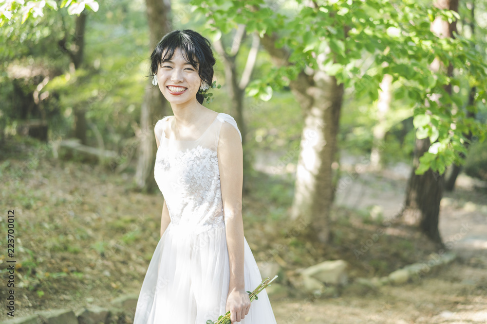 ウェディングドレスを着た花嫁 ウェディングドレスを着た花嫁