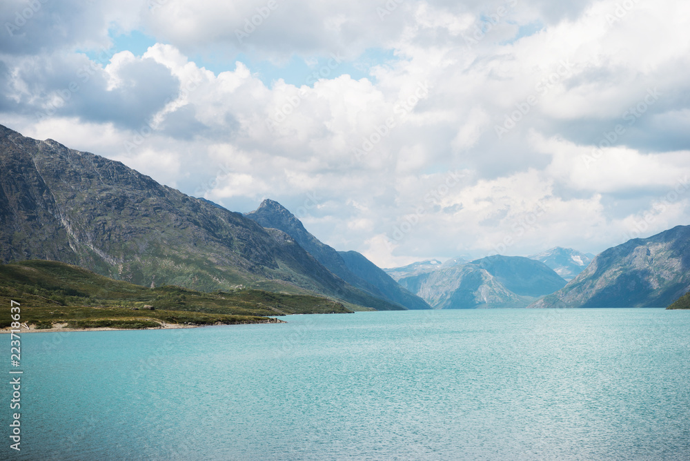 Obraz premium magnificent landscape with Gjende lake, Besseggen ridge, Jotunheimen National Park, Norway
