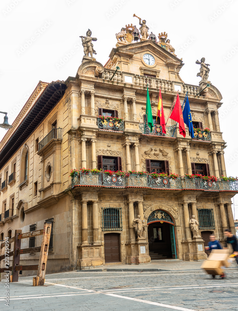Stadtspaziergang durch Pamplona - Historisches Rathaus