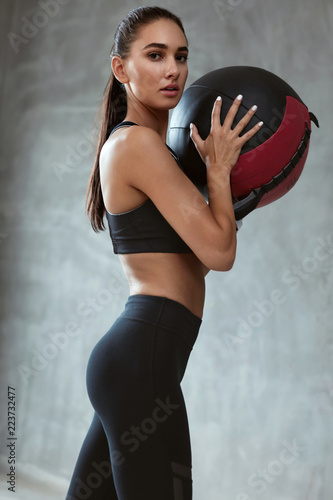 Sports Woman Training In Fashion Black Sportswear