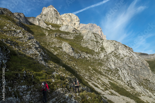 Randonnée à la Grande Tête de l' Obiou , Massif du Dévoluy , Hautes-Alpes , France photo