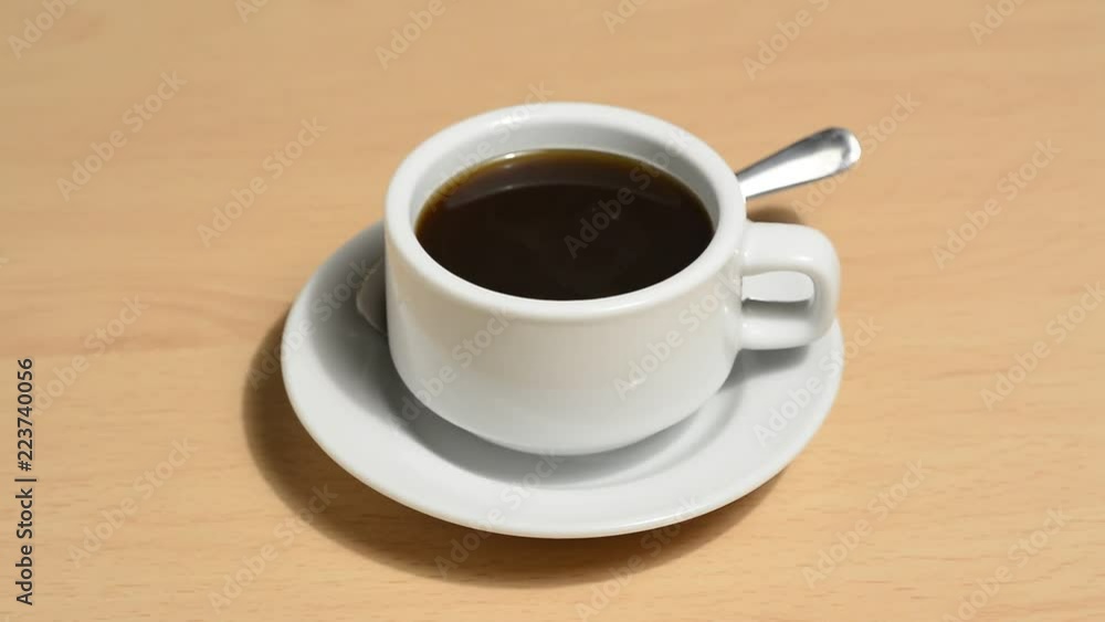 Taza de café en la mesa Taza de café en la mesa