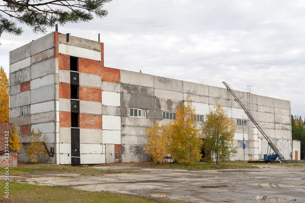 Obraz premium The building for the training of firefighters in Russia.